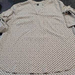 SHEIN Curve Monochrome Patterned Blouse With Button Back Sleeves